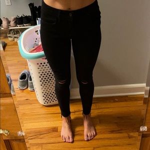 High Rise Distressed Black Denim Levi’s